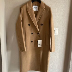 New Zara coat. Beautiful soft fabric. Never worn. Price tag $149.00